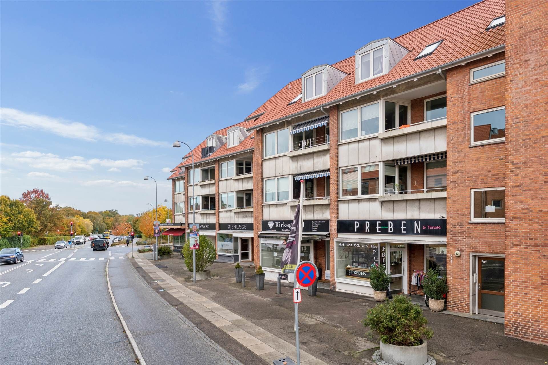 Et lyst og indbydende erhvervslejemål med forretningslokaler og kontorer i Bagsværd