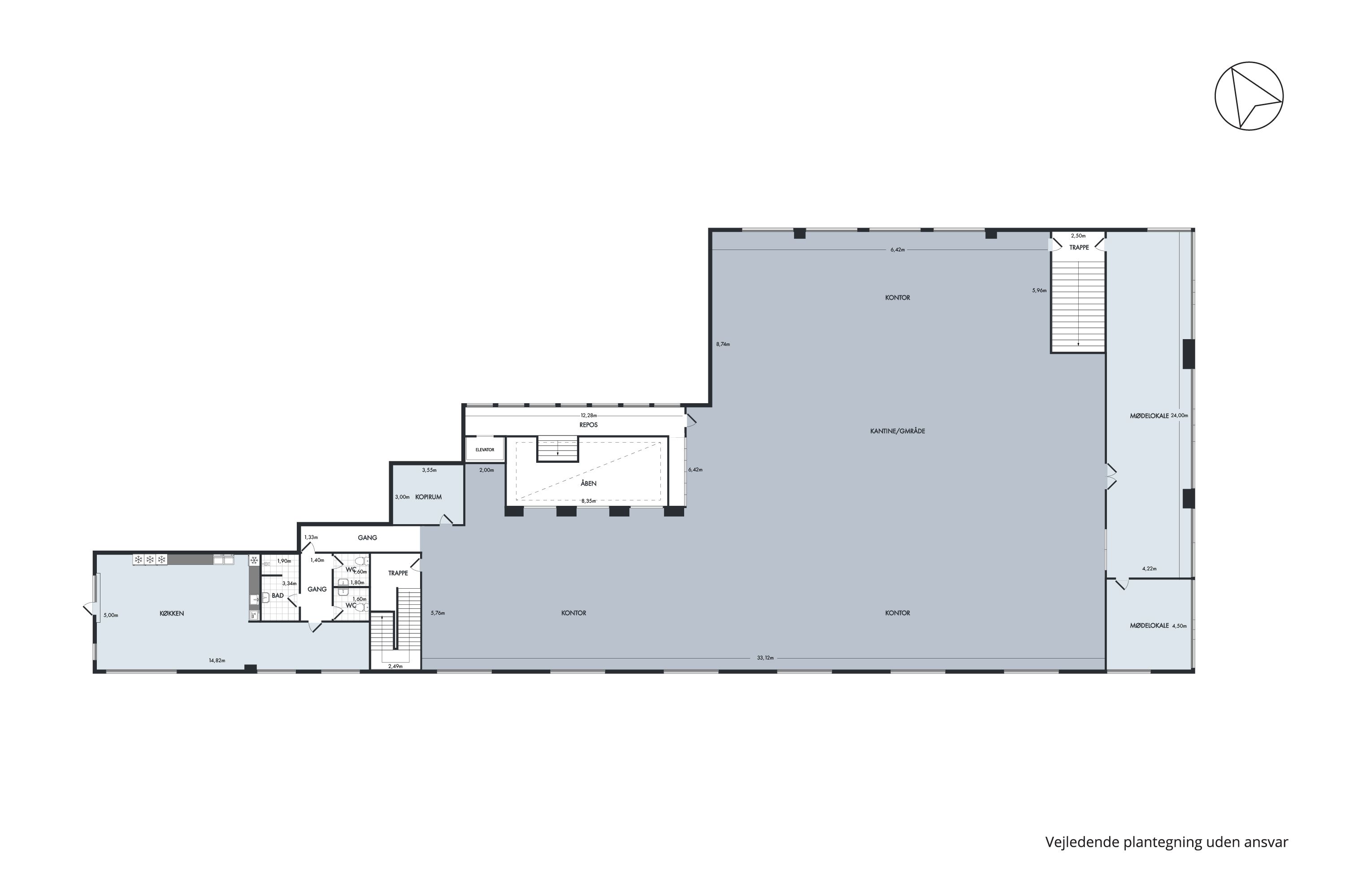 Tegning af 3 lejemål med udvendige områder og trapperum, samt p-plads og lagerrum