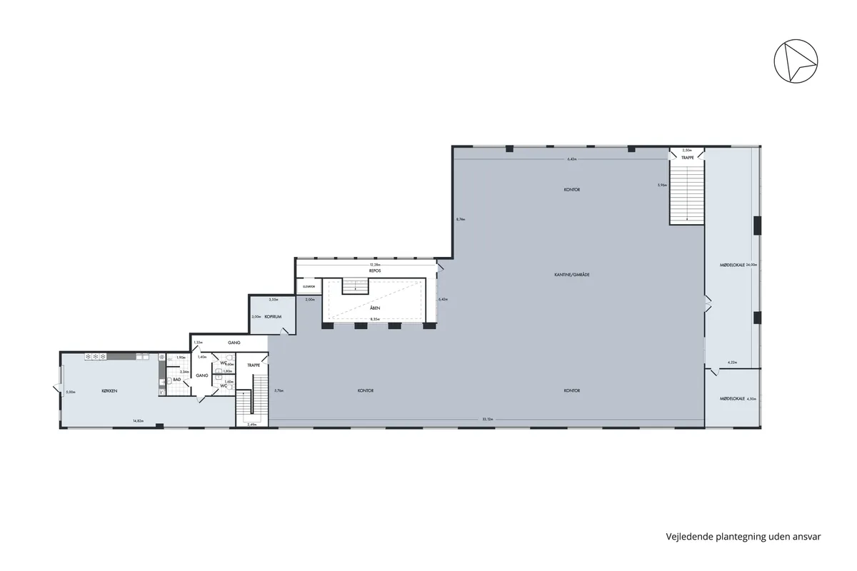 Tegning af 3 lejemål med udvendige områder og trapperum, samt p-plads og lagerrum