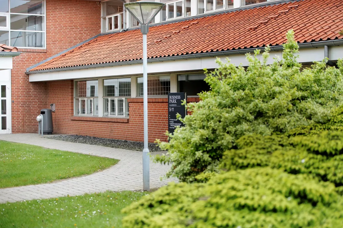 Lejlighed i Business Park, Aarhus, med terrasse, haveplads og kort afstand til E45 og Letbanestop