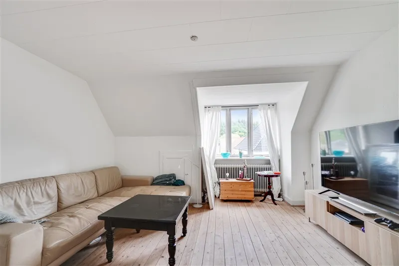 Afkast 5,70% Grejsdalsvej 129, 7100 Vejle Velholdt udlejningsejendom med 4 attraktive lejligheder DK-Estate Erhvervsmægler