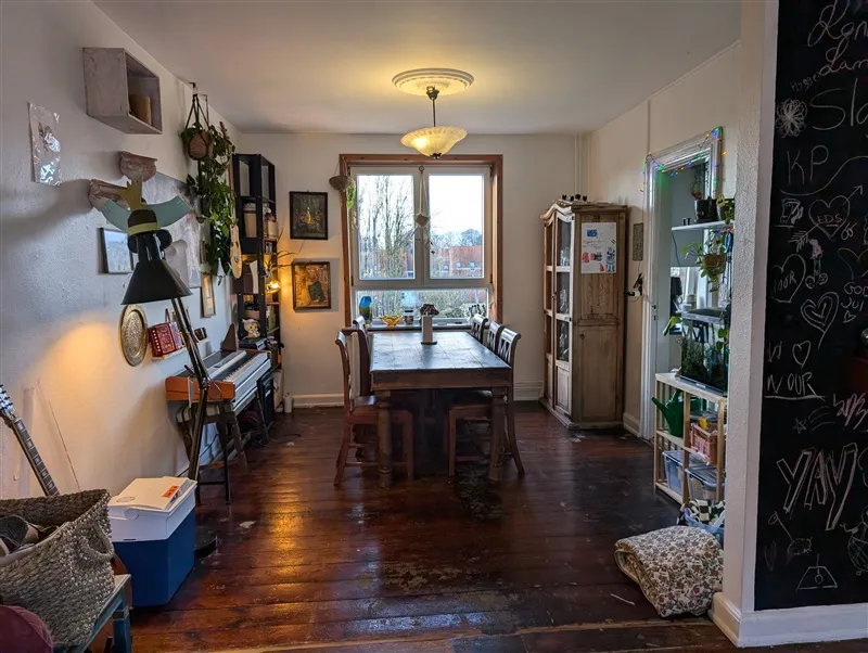 Møbleret huslejlighed med køkken og 2 soveværelser i et renoveret hus på Dronningensgade i Fredericia