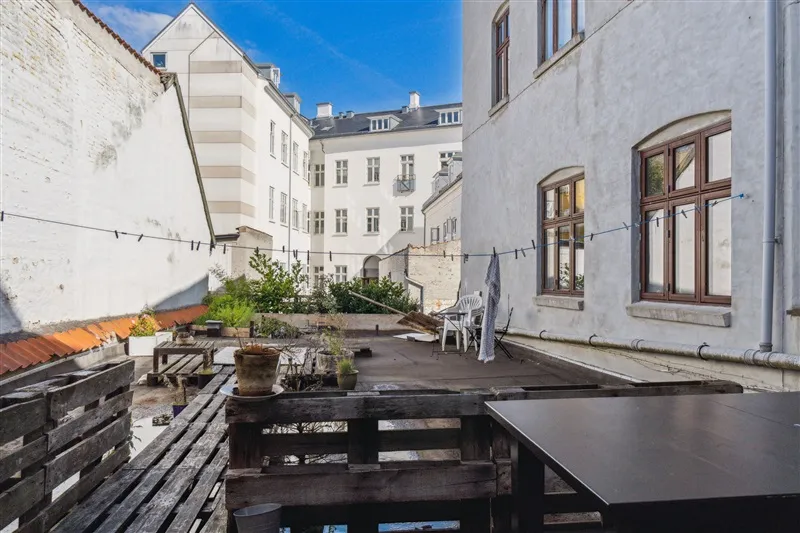 Afkast 6,03% Gerritsgade 4, 5700 Svendborg Velholdt udlejningsejendom centralt i Svendborg DK-Estate Erhvervsmægler kan nu