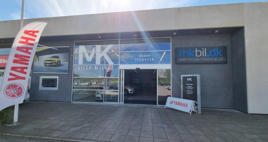 Bilforretning MK ligger i Kolding og er specialiseret i biler og både. Herfra kan du købe nye og brugte biler og både.