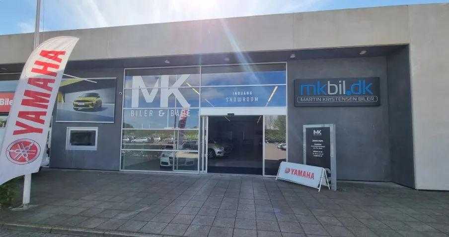 Bilforretning MK ligger i Kolding og er specialiseret i biler og både. Herfra kan du købe nye og brugte biler og både.