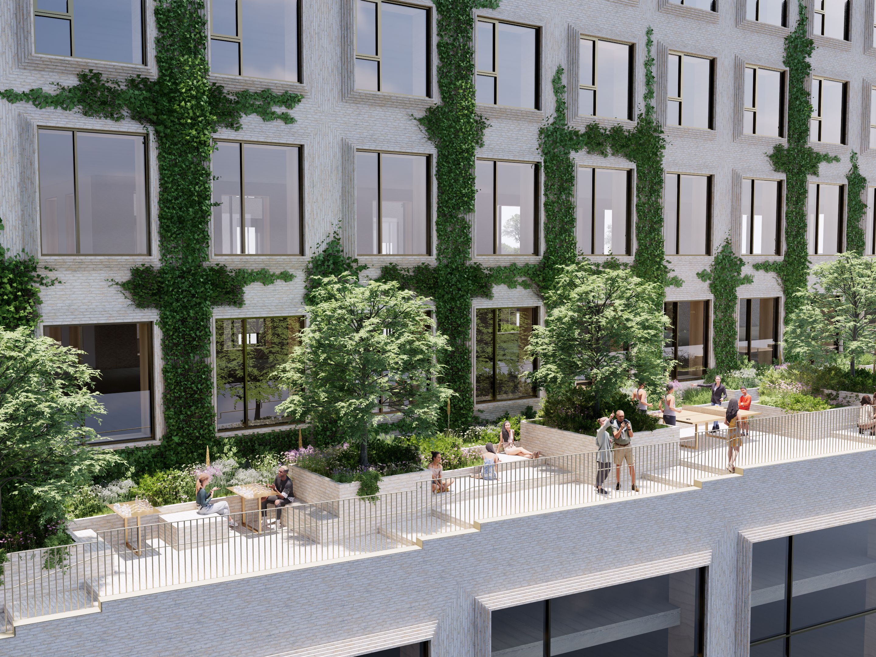 Mange mennesker mødes på en terrasse med planter og træer på en nyopført bygning med glasvinduer og grønne vægbeklædninger