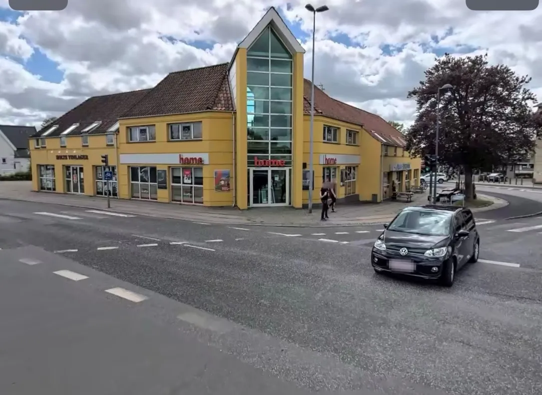 Lejemål med moderne interiør og nyt køkken og bad placeret centralt i byen