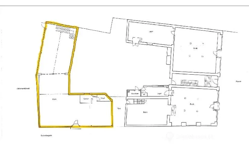 Lejlighed i Badstuegade 6 til leje, er en hjørnelejlighed med store facadevinduer og udsigt over gågaden
