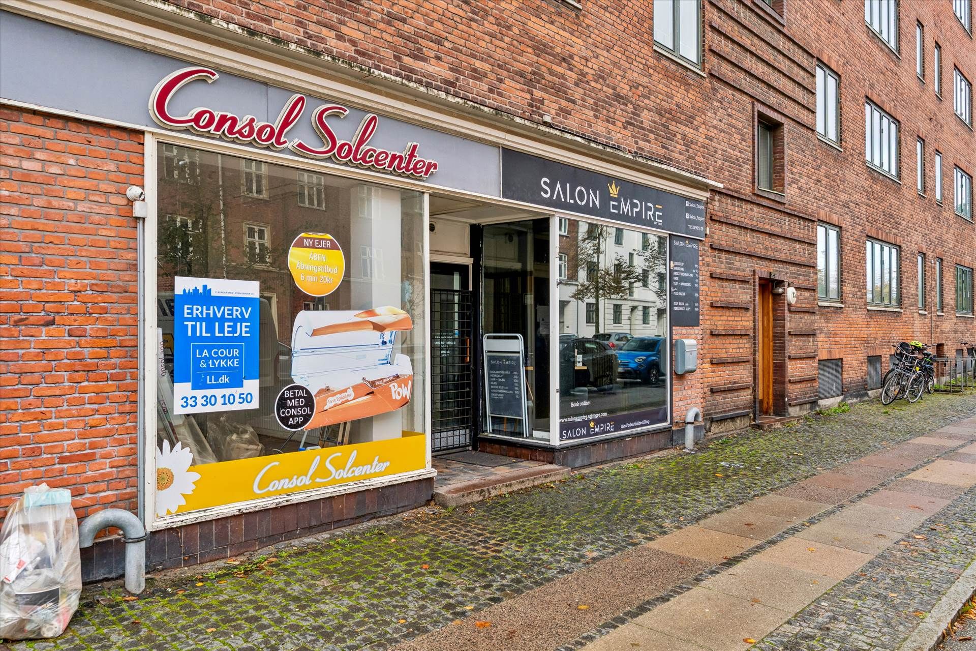 Et erhvervslejemål på Borups Allé 133 med en salon og butik. Lejemålet er let tilgængeligt og er 62 m².